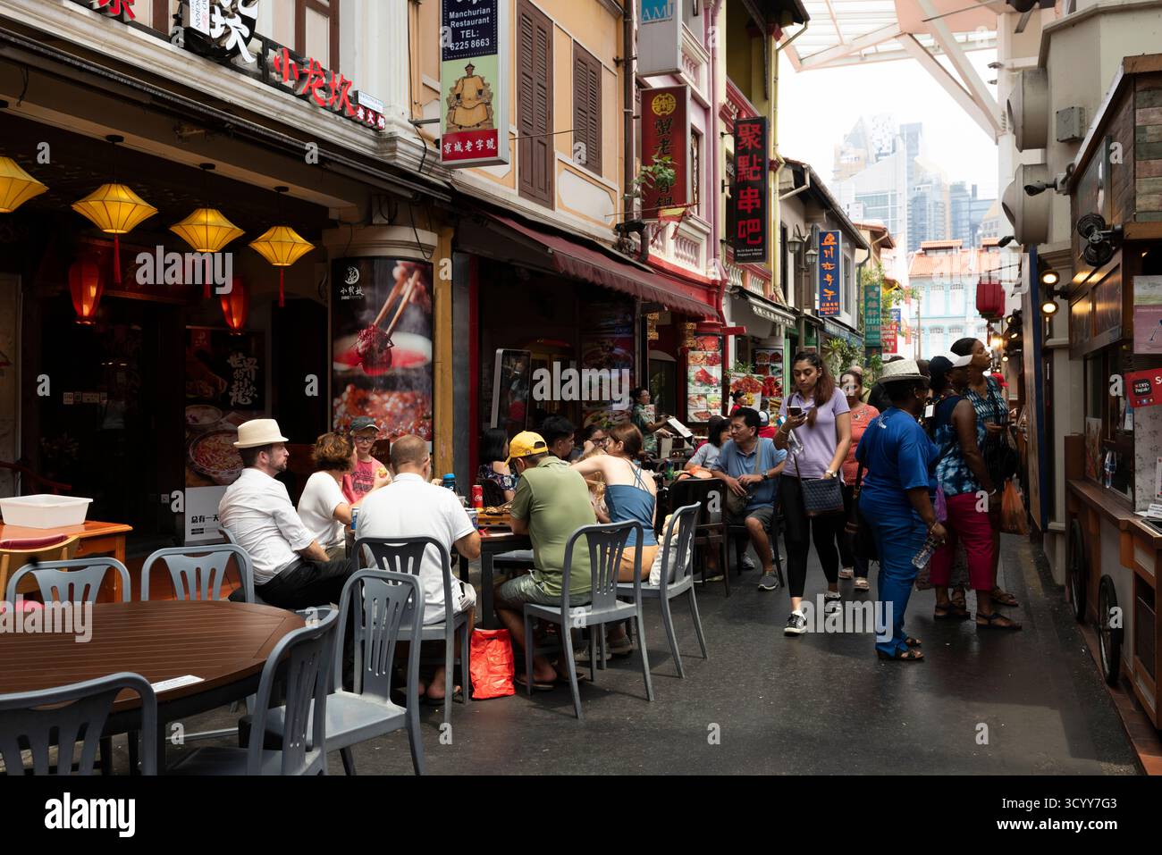 Singapur - 21. Oktober 2018: Chinatown Food Street ist eine der beliebtesten Touristenattraktionen Singapurs. Stockfoto