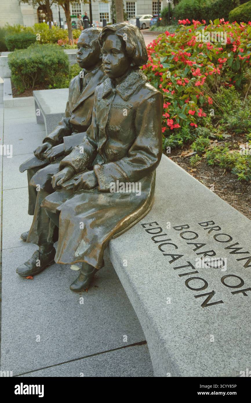 Statue zum Gedenken an Brown v. Board of Education in Annapolis, Maryland, zur Ehre des Kampfes für die Aufhebung der Eregregation von Schulen und Bürgerrechte in Amerika. Stockfoto