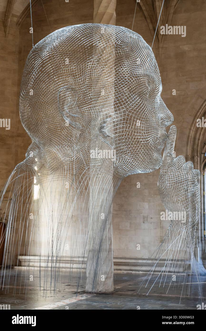 Werk des katalanischen Künstlers Jaume Plensa im gotischen Gebäude von La Lonja, Palma, Mallorca, Balearen, Spanien Stockfoto