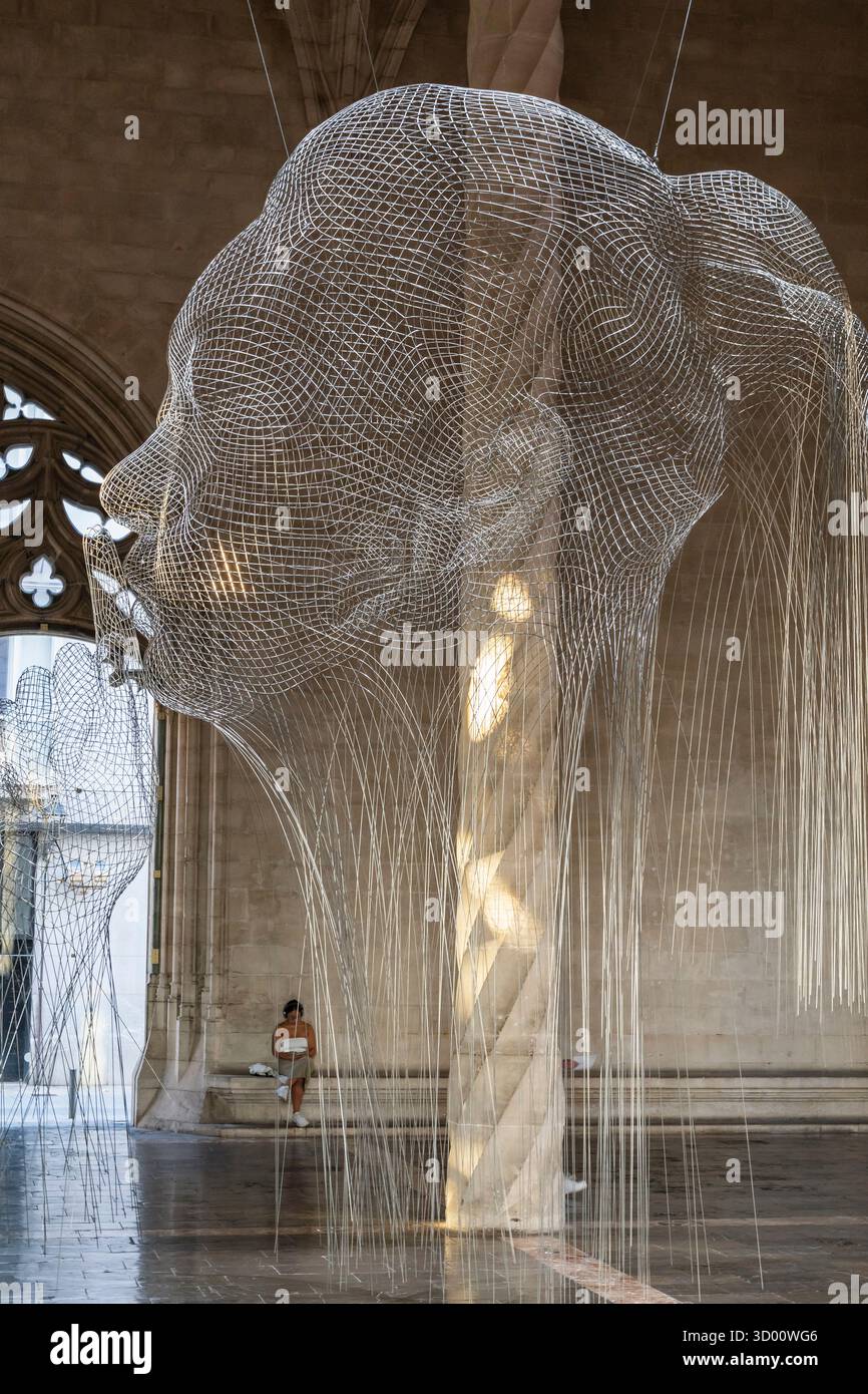Werk des katalanischen Künstlers Jaume Plensa im gotischen Gebäude von La Lonja, Palma, Mallorca, Balearen, Spanien Stockfoto