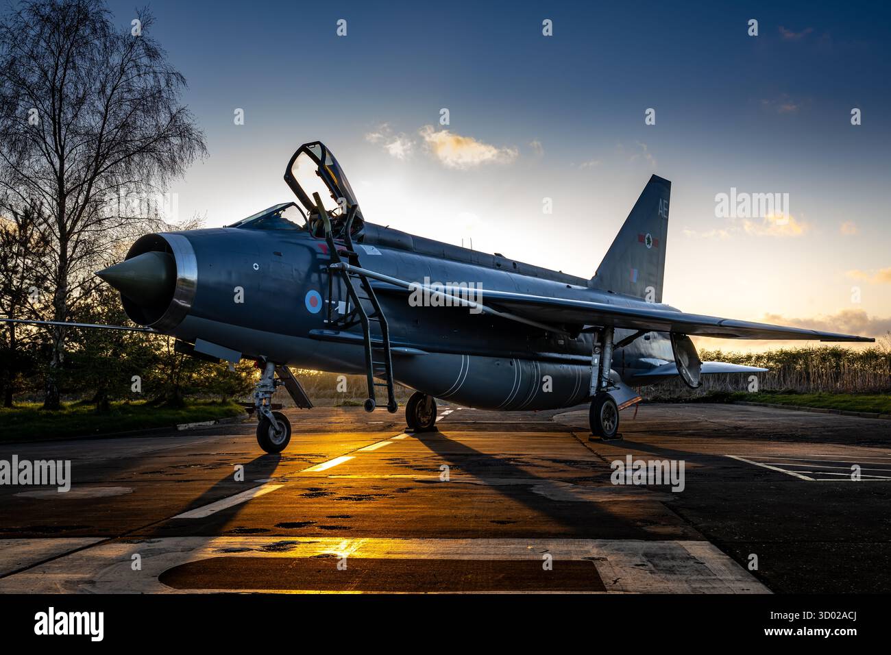 English Electric Lightning F.6 XR724, erhalten und gepflegt von der Lightning Association, ausgestellt im ehemaligen RAF Binbrook, Lincolnshire, Großbritannien Stockfoto