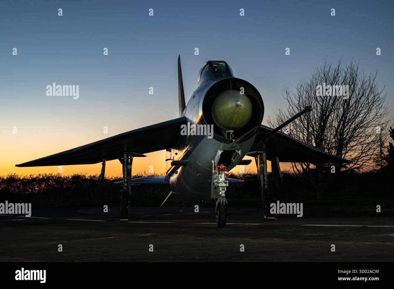 English Electric Lightning F.6 XR724, erhalten und gepflegt von der Lightning Association, ausgestellt im ehemaligen RAF Binbrook, Lincolnshire, Großbritannien Stockfoto