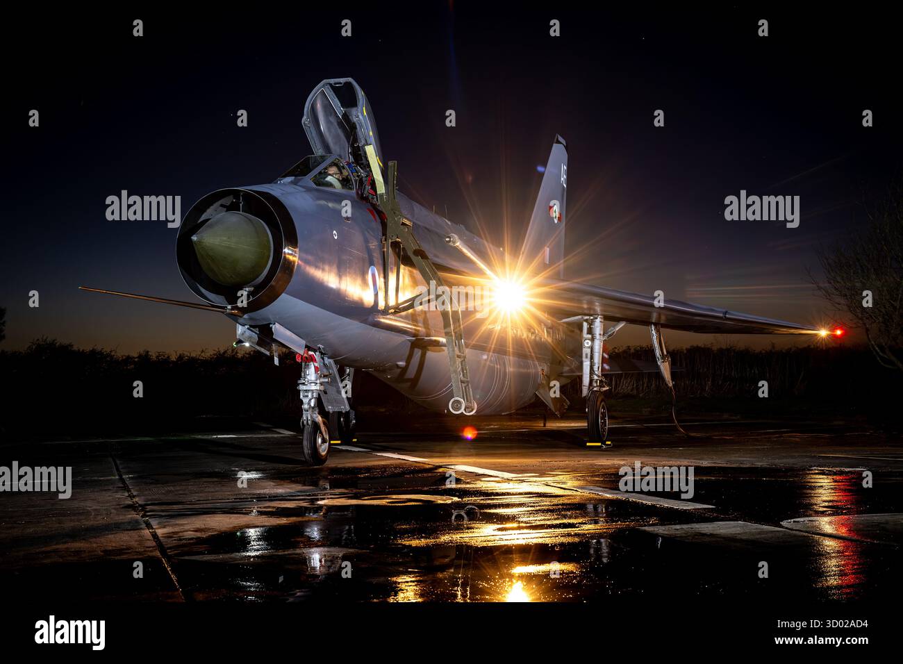 English Electric Lightning F.6 XR724, erhalten und gepflegt von der Lightning Association, ausgestellt im ehemaligen RAF Binbrook, Lincolnshire, Großbritannien Stockfoto