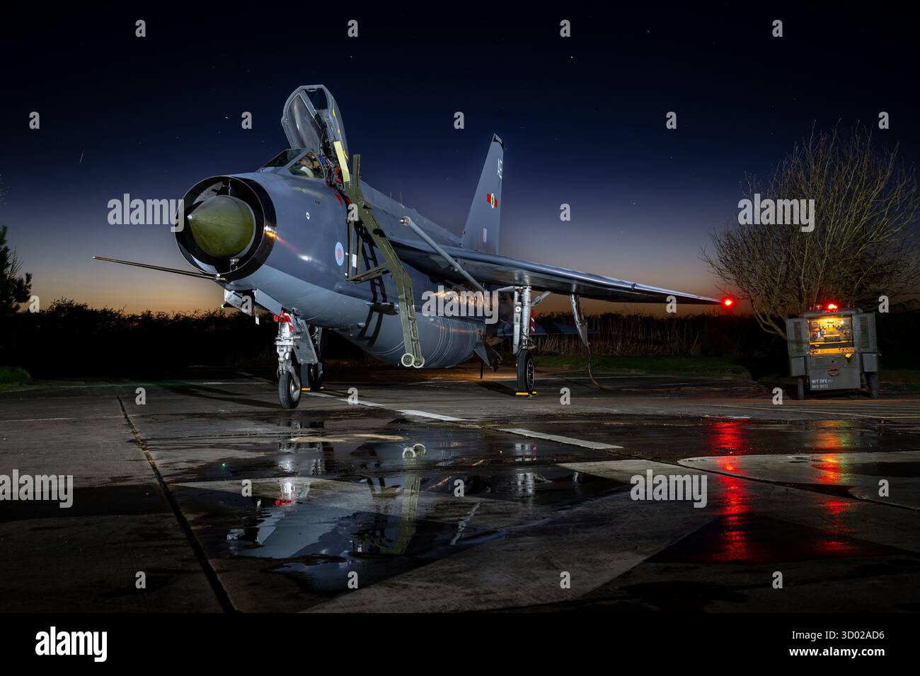 English Electric Lightning F.6 XR724, erhalten und gepflegt von der Lightning Association, ausgestellt im ehemaligen RAF Binbrook, Lincolnshire, Großbritannien Stockfoto