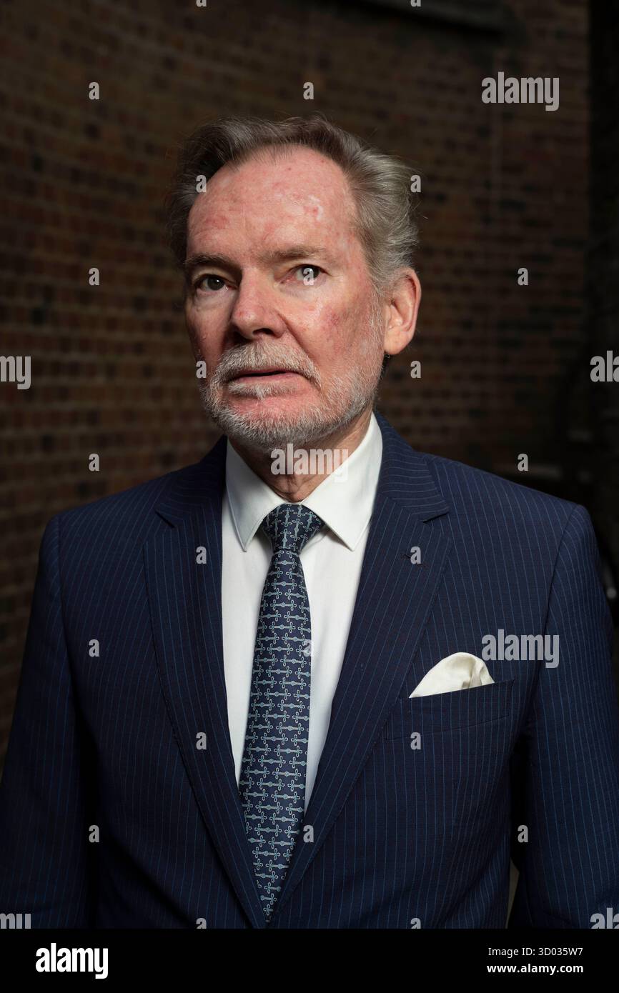 Sir Crawford Falconer, Großbritanniens ehemaliger führender Berater für Handelsverhandlungen, fotografiert im Oktober 2025 in London Stockfoto