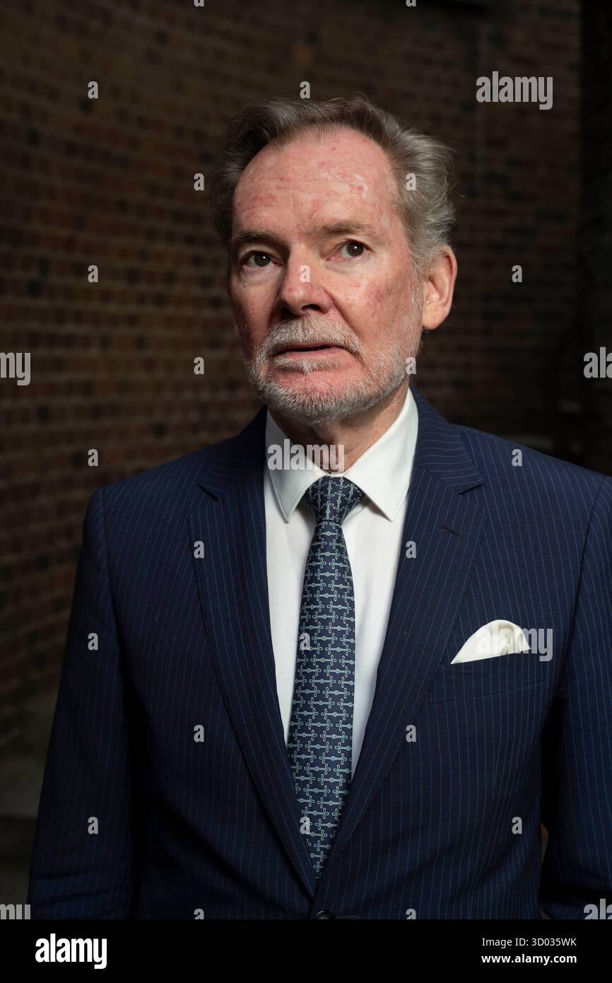 Sir Crawford Falconer, Großbritanniens ehemaliger führender Berater für Handelsverhandlungen, fotografiert im Oktober 2025 in London Stockfoto