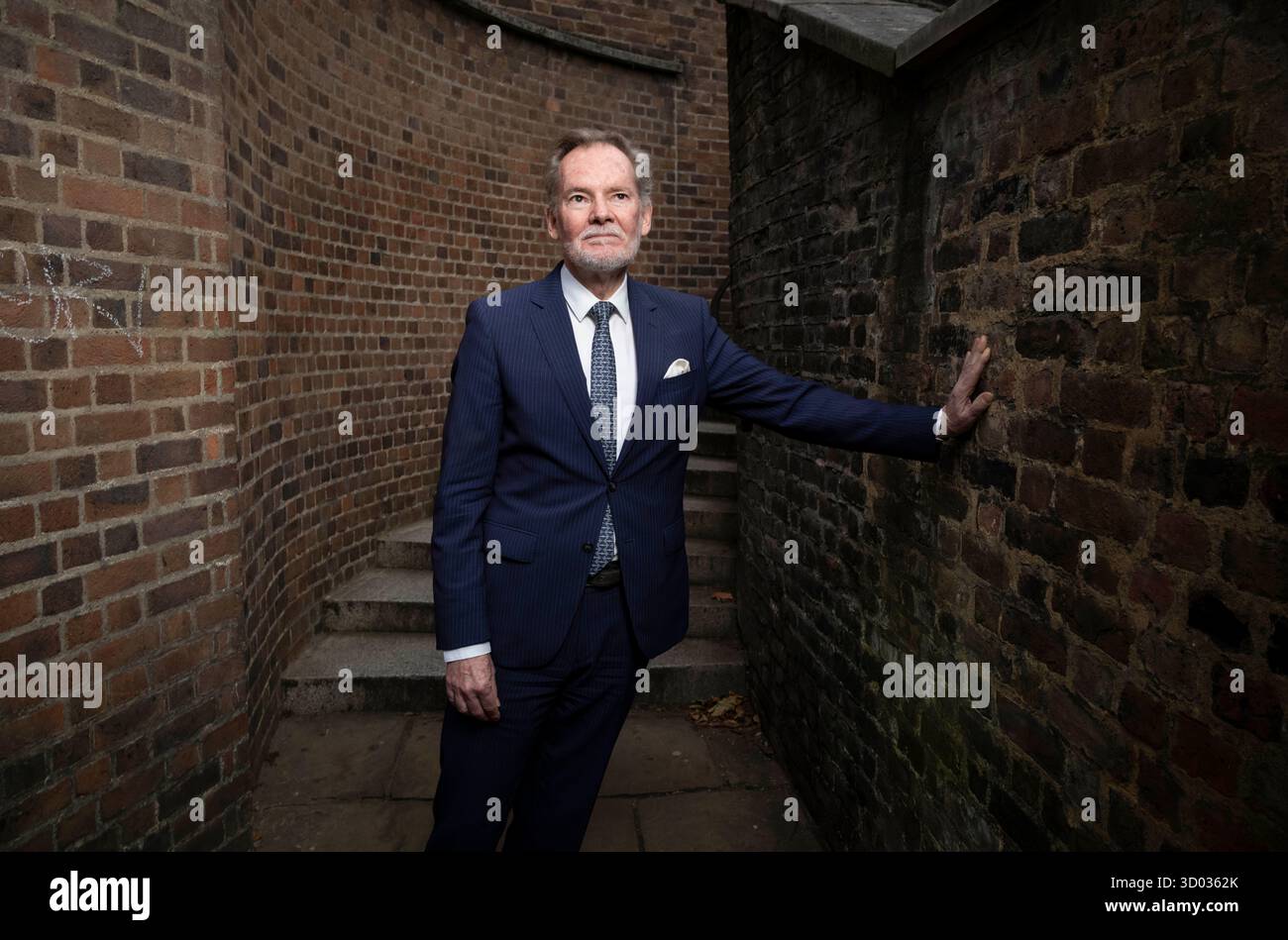 Sir Crawford Falconer, Großbritanniens ehemaliger führender Berater für Handelsverhandlungen, fotografiert im Oktober 2025 in London Stockfoto