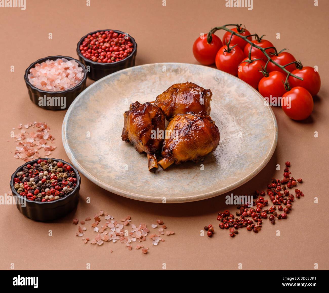Gebratene Hähnchenschenkel mit Teriyaki-Sauce, im Ofen gebackenes Fleisch. Hühnchenschenkel als kulinarische Kulisse für Ihr Design Stockfoto Gebratene Hähnchenschenkel mit Teriyaki-Sauce, im Ofen gebackenes Fleisch. Hühnchenschenkel als kulinarische Kulisse für Ihr Design Stockfoto