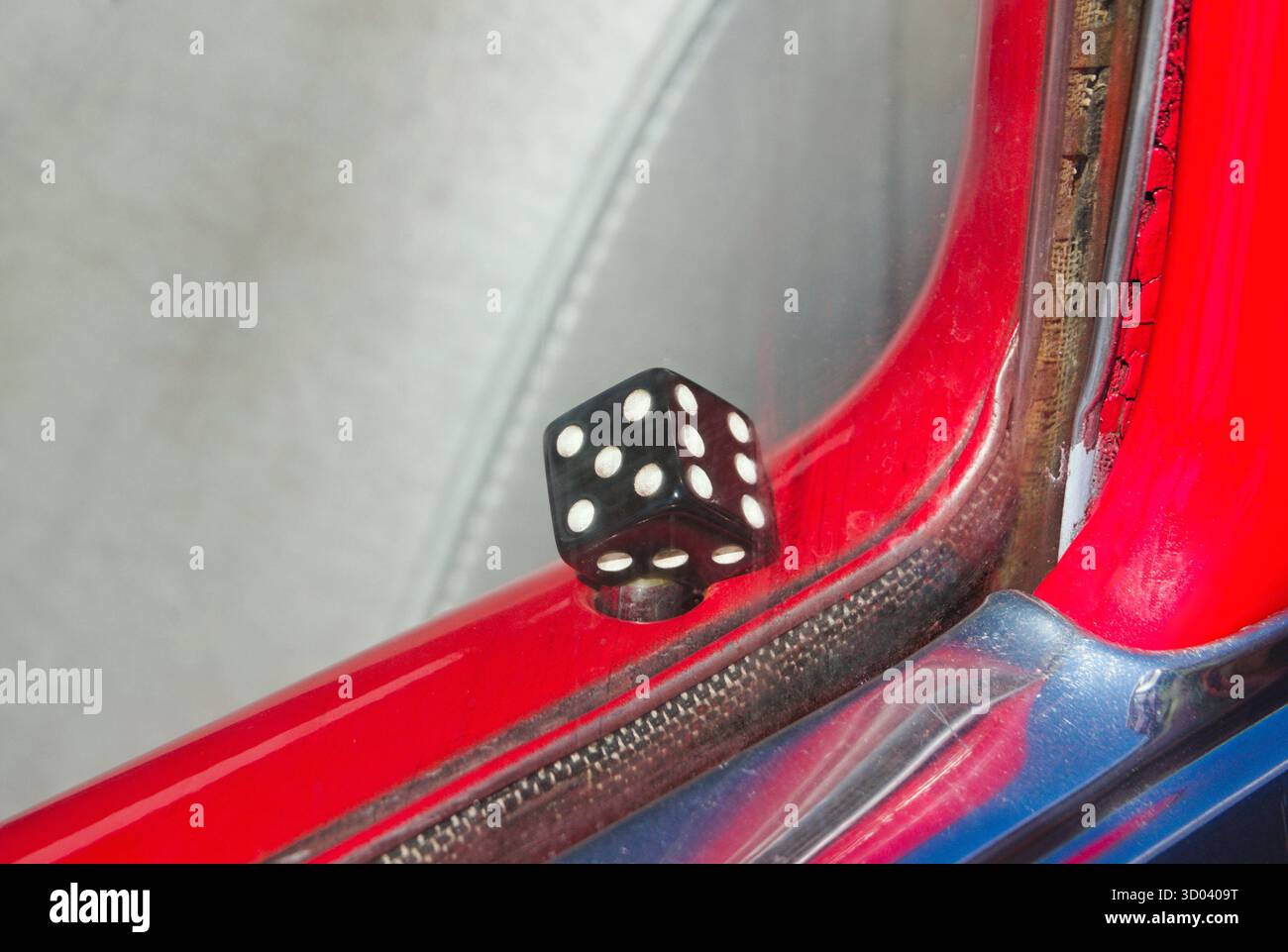 Würfelwürfel als Türknauf für Oldtimer Stockfoto