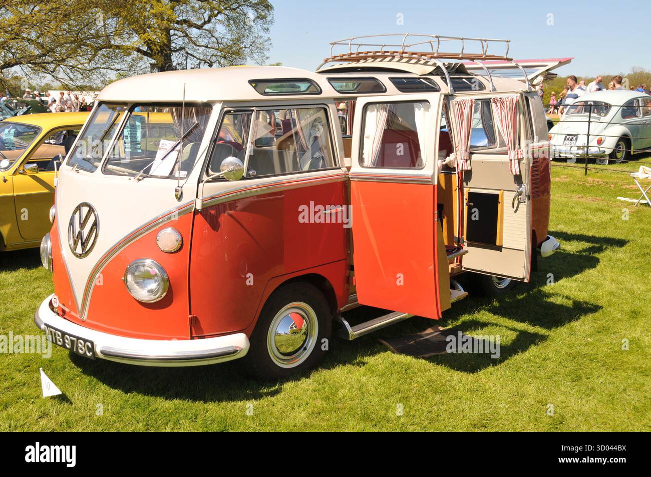 Classic 1965 Volkswagen Camper Van im Mai 2018 in Stanford Hall Leicestershire Stockfoto