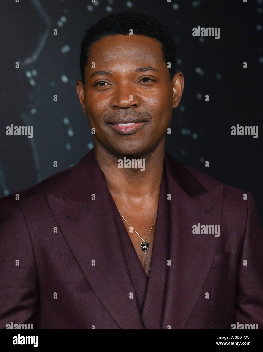 20. Oktober 2025, Burbank, Kalifornien, USA: US-amerikanischer Film- und Fernsehschauspieler STEPHEN RIDER nimmt an HBO's Original Series Teil â€œIT: Willkommen beim Derryâ Red Carpet Premiere Event. (Credit Image: © Billy Bennight/ZUMA Press Wire) NUR REDAKTIONELLE VERWENDUNG! Nicht für kommerzielle ZWECKE! Stockfoto