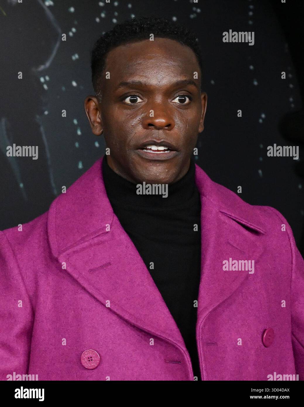 20. Oktober 2025, Burbank, Kalifornien, USA: US-amerikanischer Schauspieler CHRIS CHALK nimmt an HBO's Original Series Teil â€œIT: Willkommen beim Derryâ Red Carpet Premiere Event. (Credit Image: © Billy Bennight/ZUMA Press Wire) NUR REDAKTIONELLE VERWENDUNG! Nicht für kommerzielle ZWECKE! Stockfoto