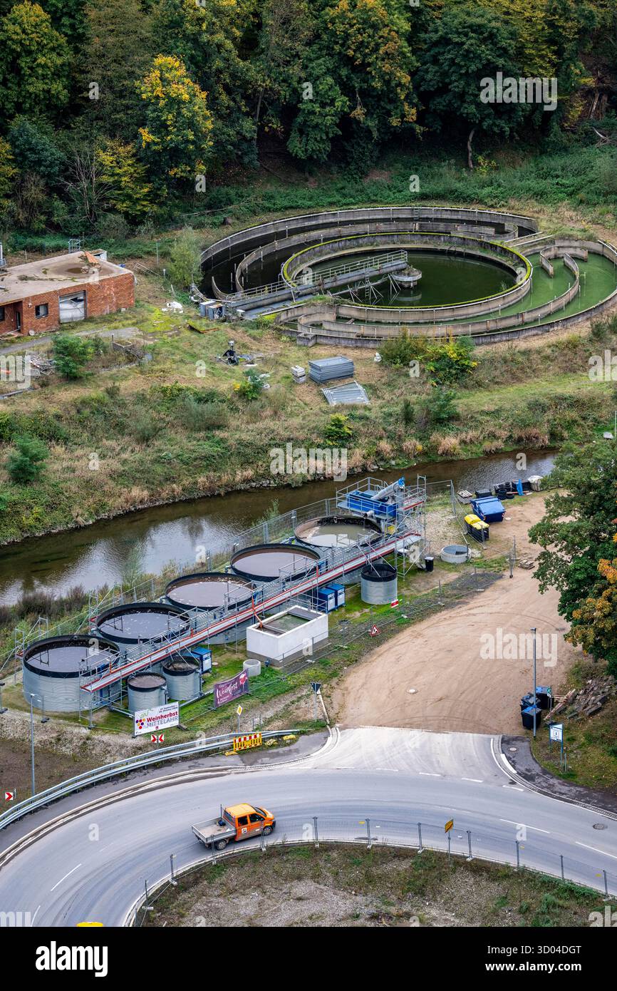 Wiederaufbau im Ahrtal nach den Überschwemmungen im Juli 2021. Provisorische Kläranlagen: Alle Kläranlagen im Ahrtal waren Stockfoto