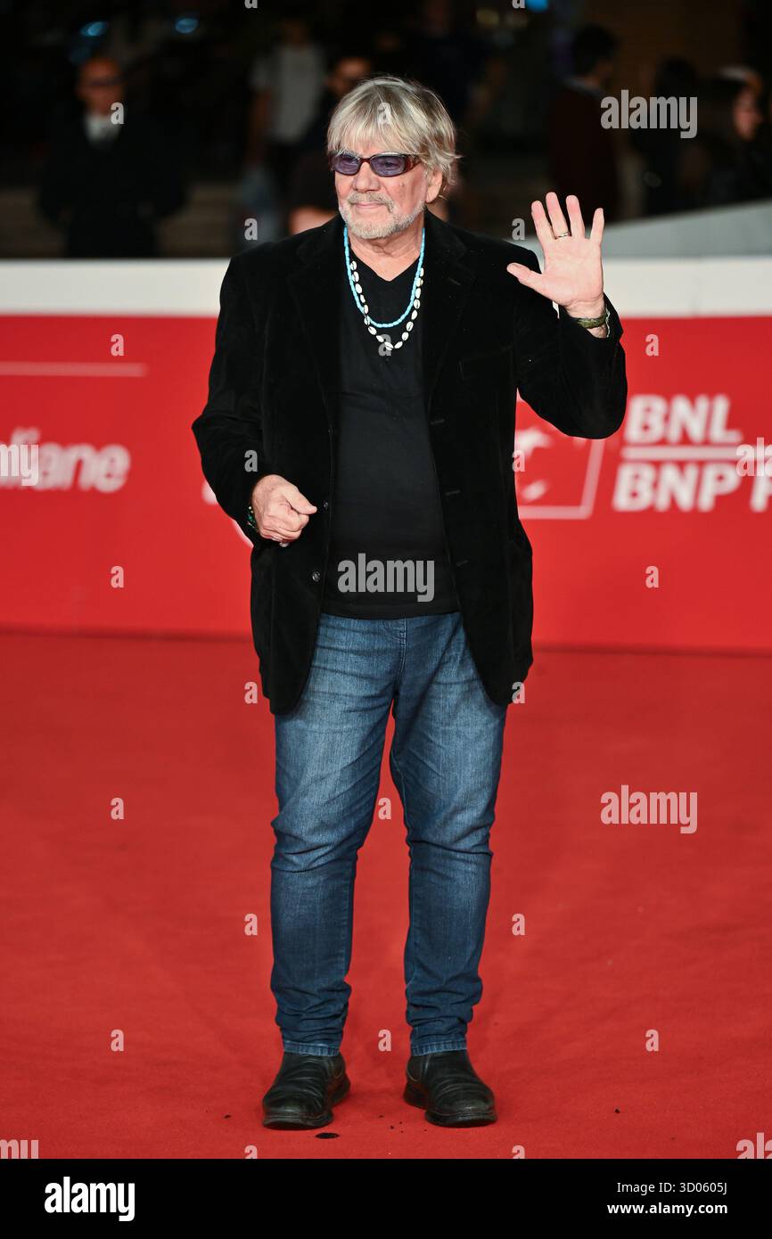 Tony Esposito besucht den roten Teppich RINO GAETANO SEMPRE Più BLU während des 20. Rom Film Festivals im Auditorium Parco Della Musica am 21. Oktober 2025 in Rom. Quelle: Domenico Cippitelli/Alamy Live News Stockfoto