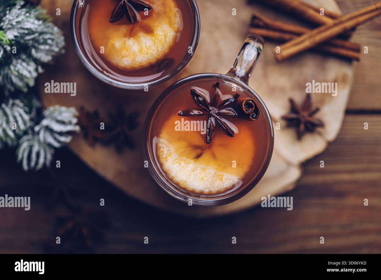 Heißer Apfel-Mulled-Wein Stockfoto