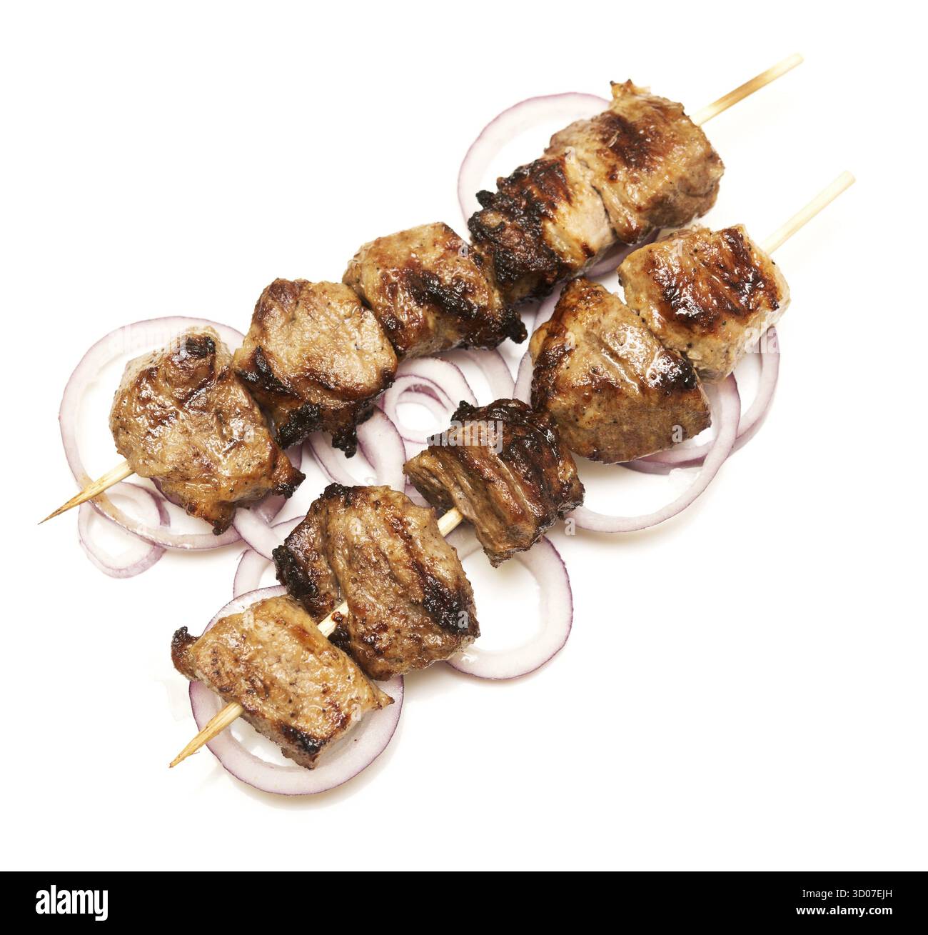 Schweinefleisch Kebabs auf weißem Hintergrund Stockfoto