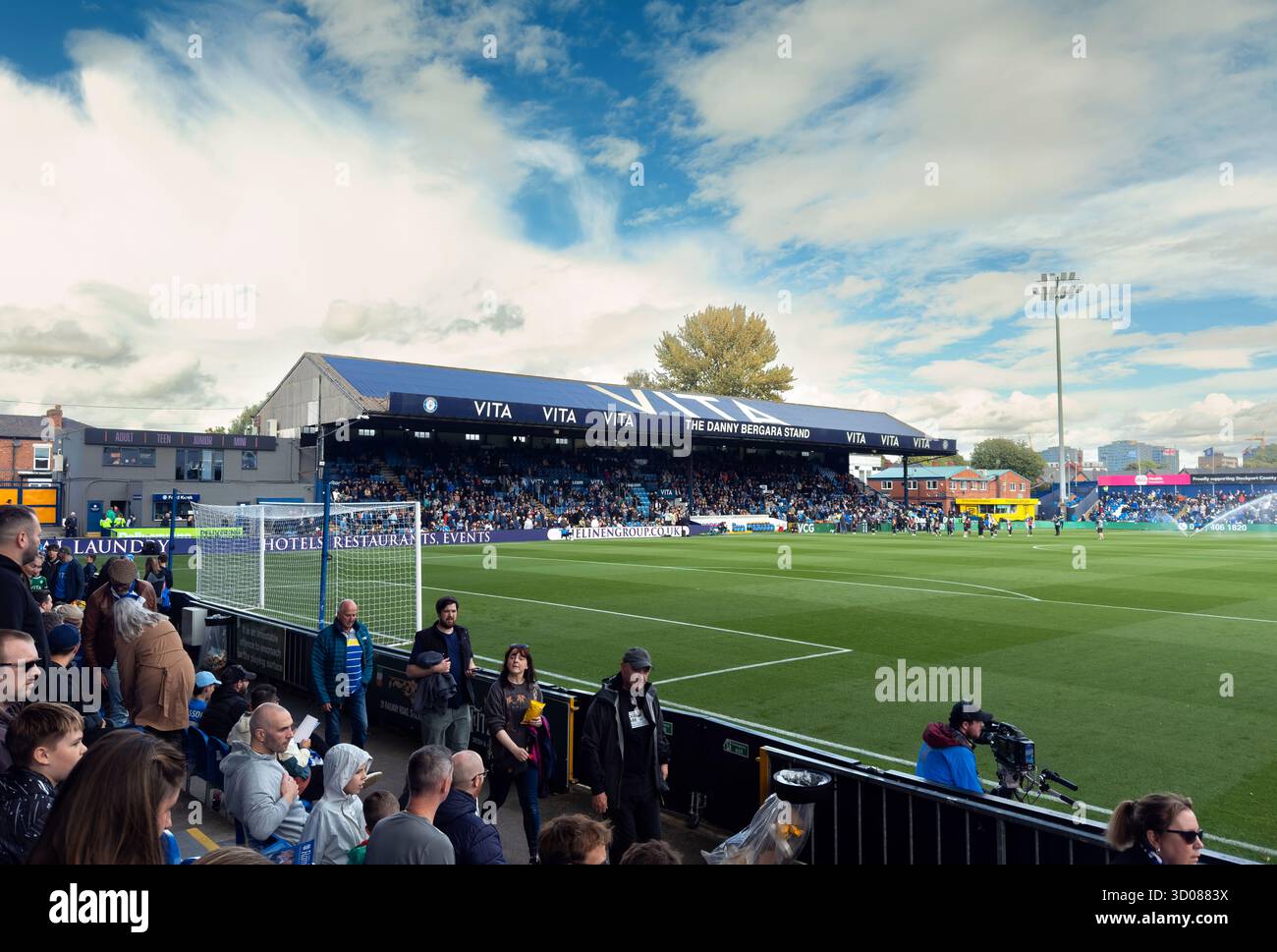 Allgemeiner Blick auf Edgeley Park vor dem Spiel der EFL League 2 zwischen Stockport County und Cardiff City. Stockport UK 13. September 2025 Stockfoto
