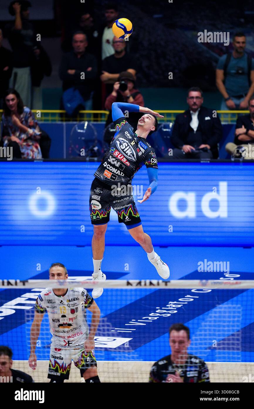 Monza, Italien. Oktober 2025. Simone Giannelli, während Vero Volley Monza gegen Sir Susa Scai Perugia, Superlega Credem Banca. Quelle: Alessio Morgese / Alamy Live News Stockfoto