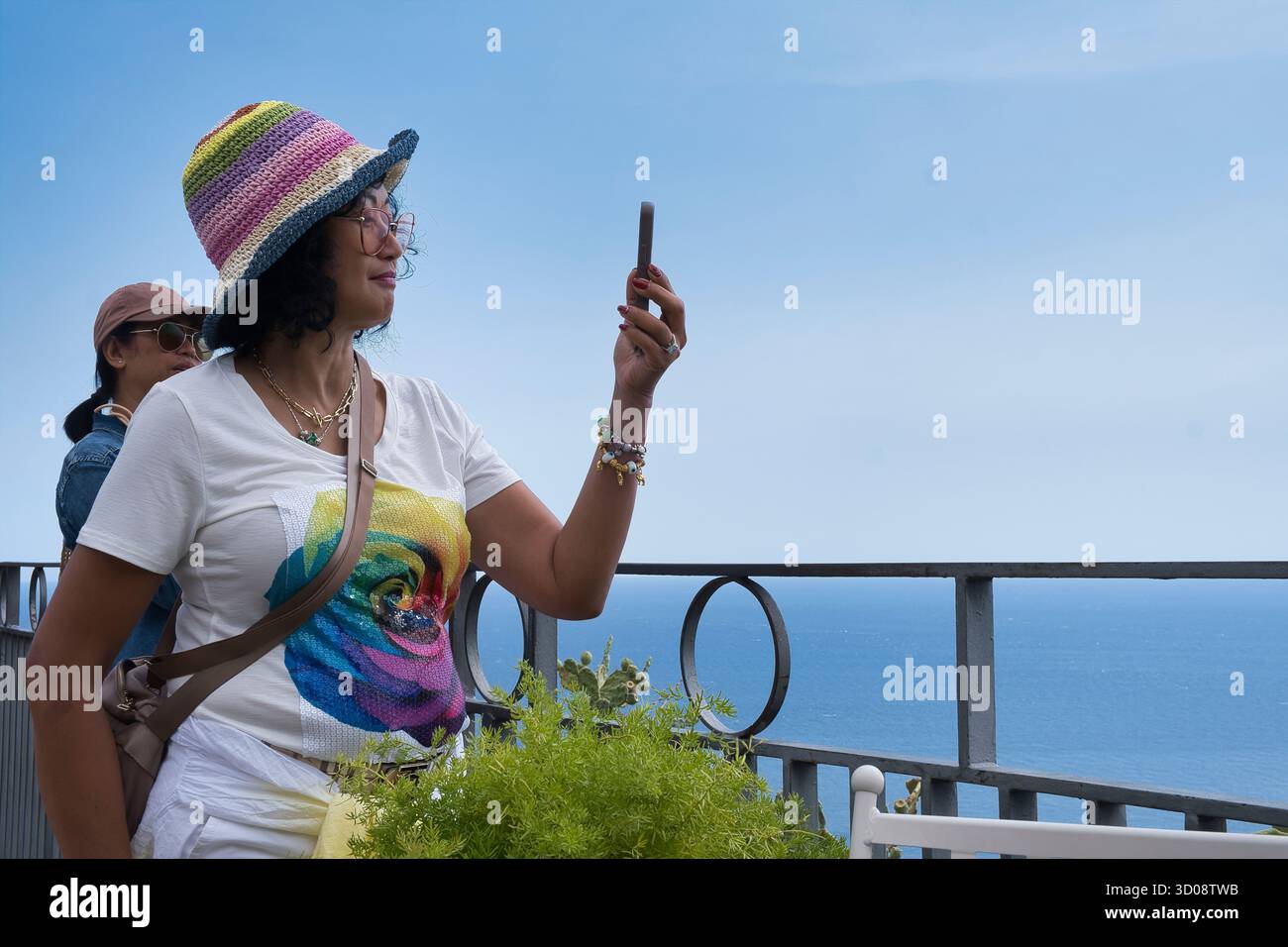 Touristen fotografieren in Taormina, Sizilien, italien Stockfoto