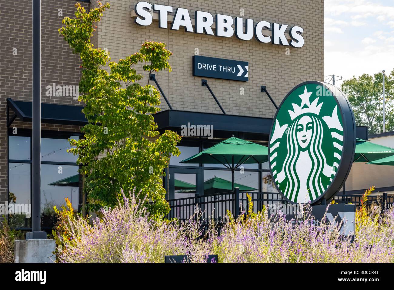 Starbucks Kaffee mit Drive-Thru in East Ridge, Tennessee. (USA) Stockfoto