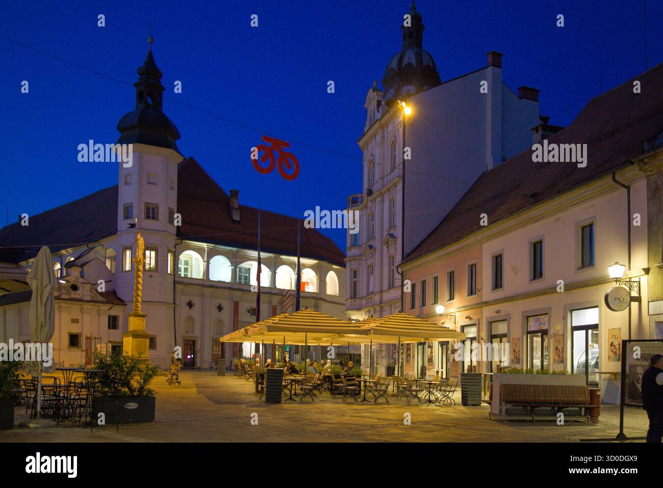 Slowenien, Maribor, Grajski Trg, Schloss, Café, Nachtleben, Stockfoto
