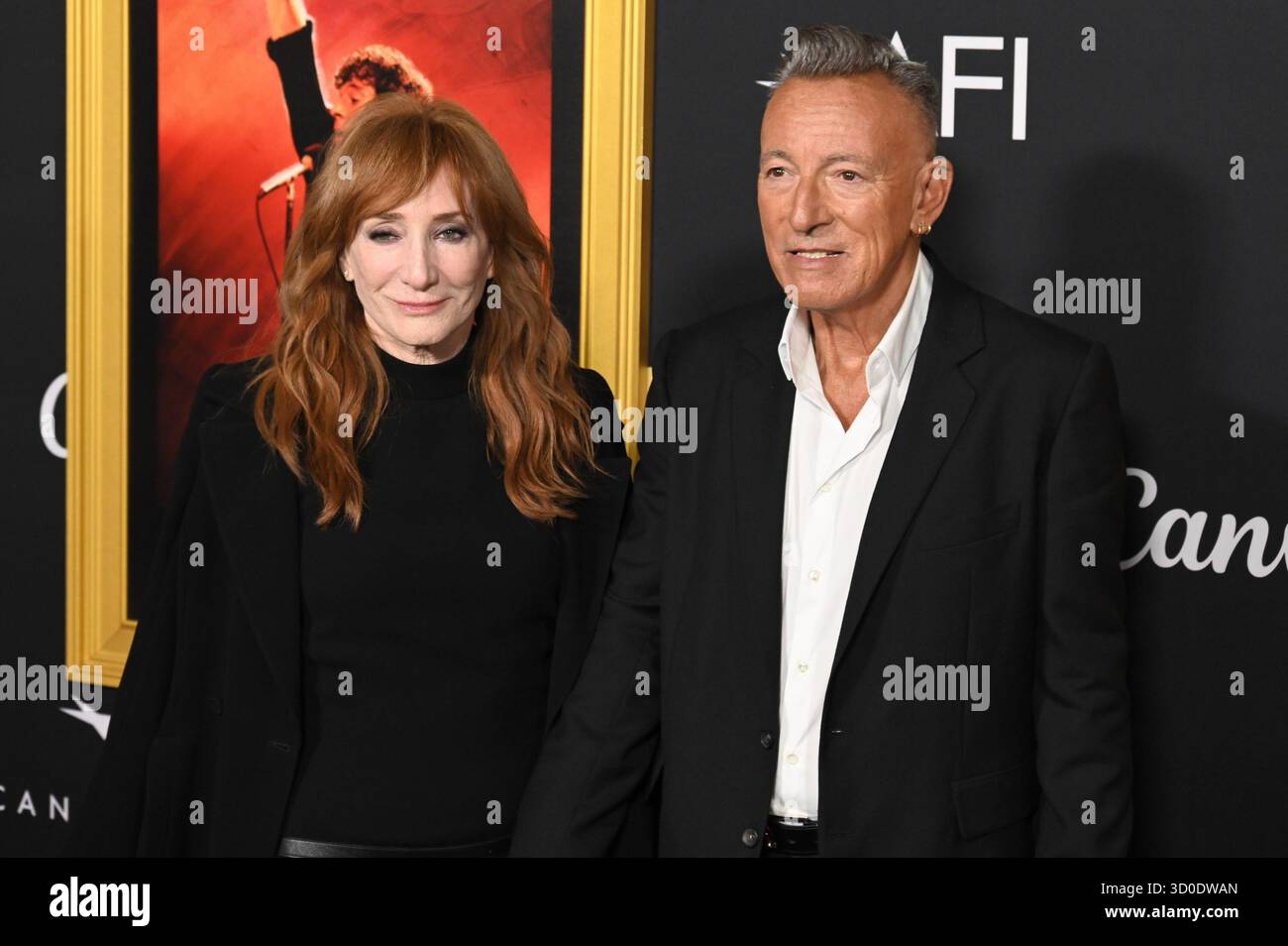CA. 22. Oktober 2025. Patti Scialfa, Bruce Springsteen bei Arrivals for SPRINGSTEEN: DELIVE ME FROM NOWHERE Premiere beim AFI FEST 2025 präsentiert von Canva, TCL Chinese Theatre, Los Angeles, CA, 22. Oktober, 2025. Quelle: Michael Mattes/Everett Collection/Alamy Live News Stockfoto