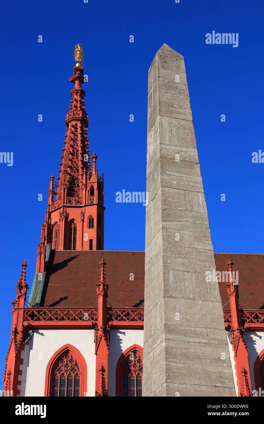 Obelisk, Marktbrunnen in Obeliskform, Marienkapelle am Würzburger Marktplatz, Würzburg, Niederfranken, Bayern, Deutschland Stockfoto