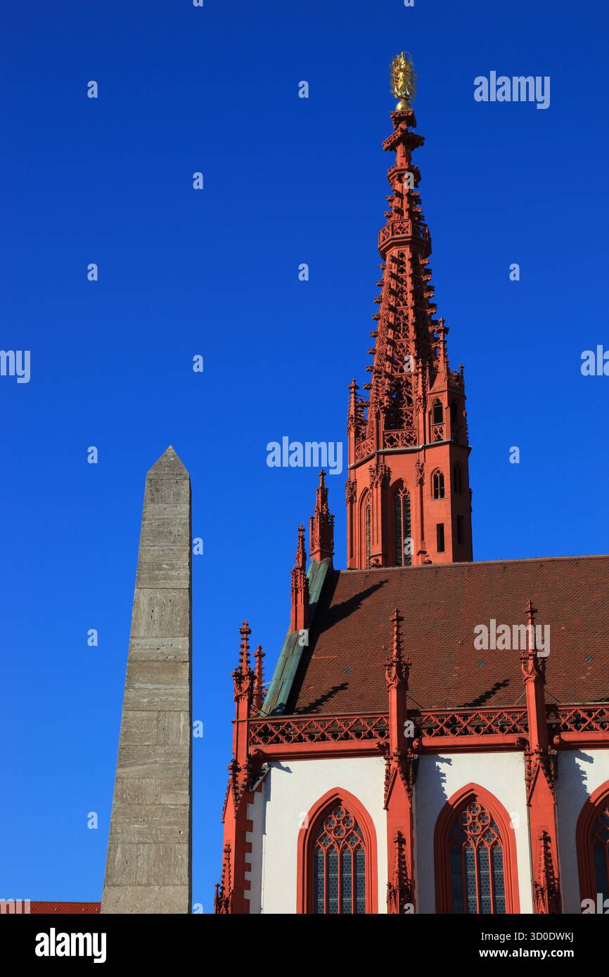 Obelisk, Marktbrunnen in Obeliskform, Marienkapelle am Würzburger Marktplatz, Würzburg, Niederfranken, Bayern, Deutschland Stockfoto