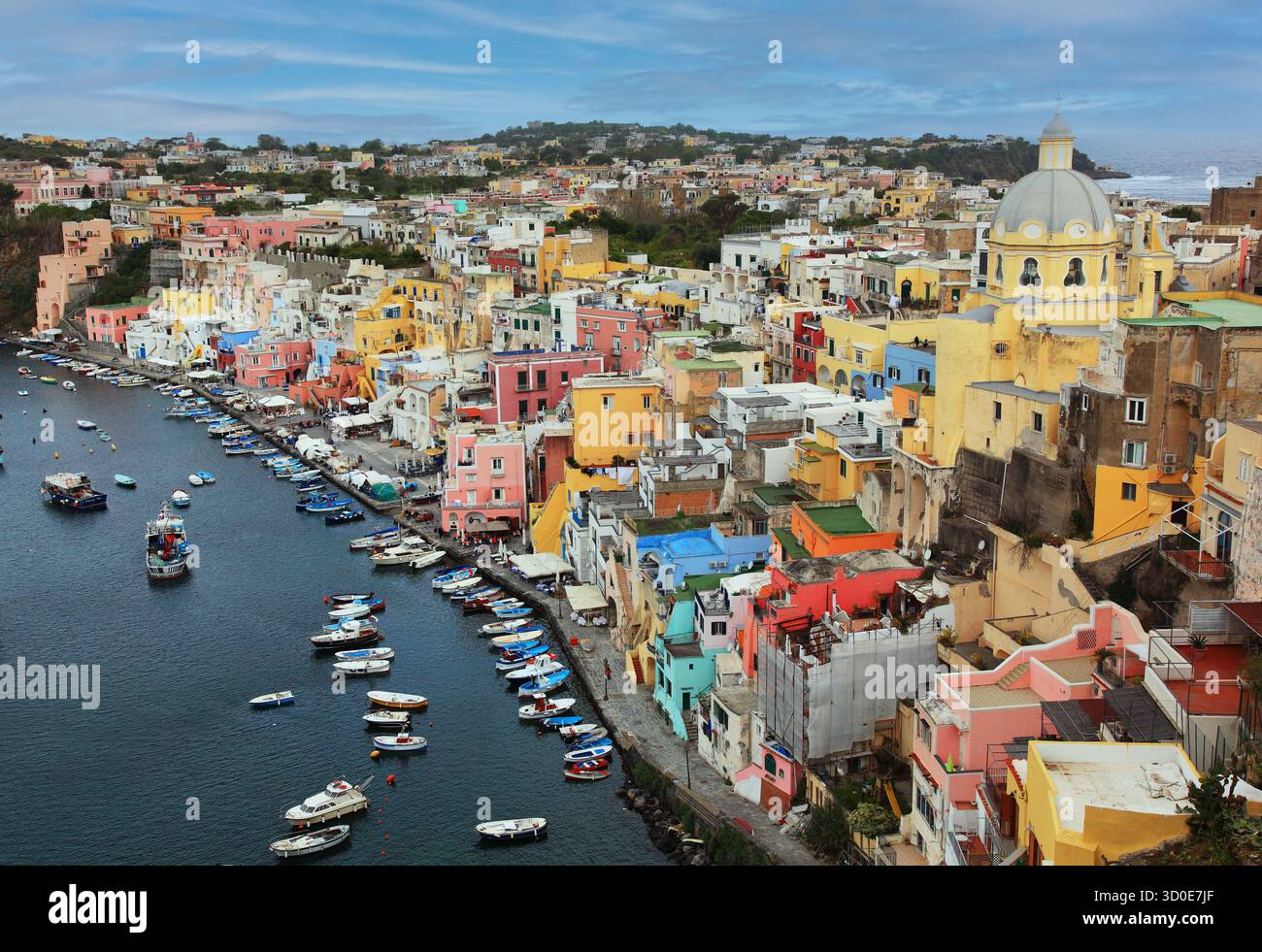 Bezirk Corricella mit Hafen, Insel Procida, Golf von Neapel, Phlegräische Inseln, Kampanien, Italien Stockfoto
