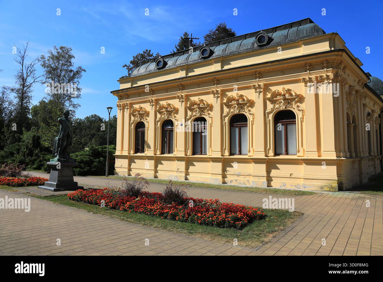 Kurklinik, Frantiskovy Lazne, Franzensbad, Kurort in der Region Karlsbad, Böhmen, Tschechische Republik Stockfoto