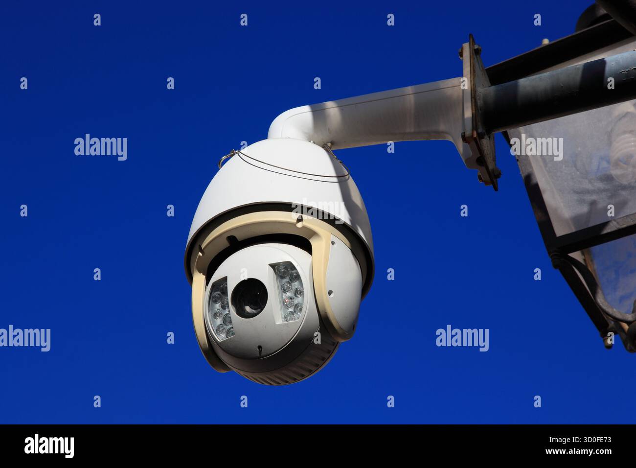 Überwachungskamera im öffentlichen Raum Stockfoto