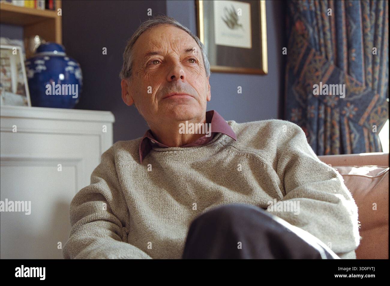 Professor Bernard Williams Moral Philosopher, Akademiker und Schriftsteller, fotografiert in seinem Haus in Oxford. Stockfoto