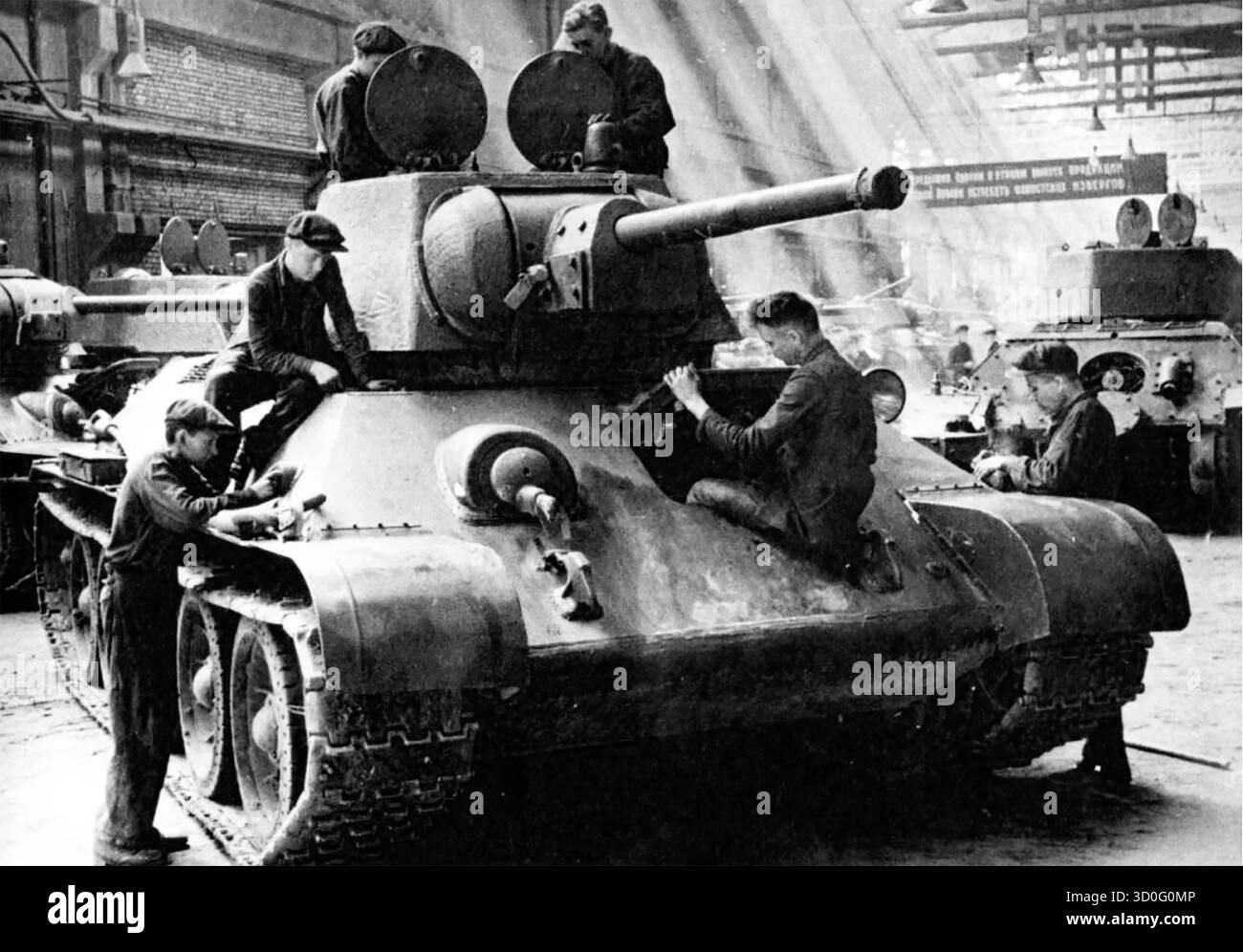 SOWJETISCHE RUSSISCHE T-34 Panzerfabrik um 1943 Stockfoto