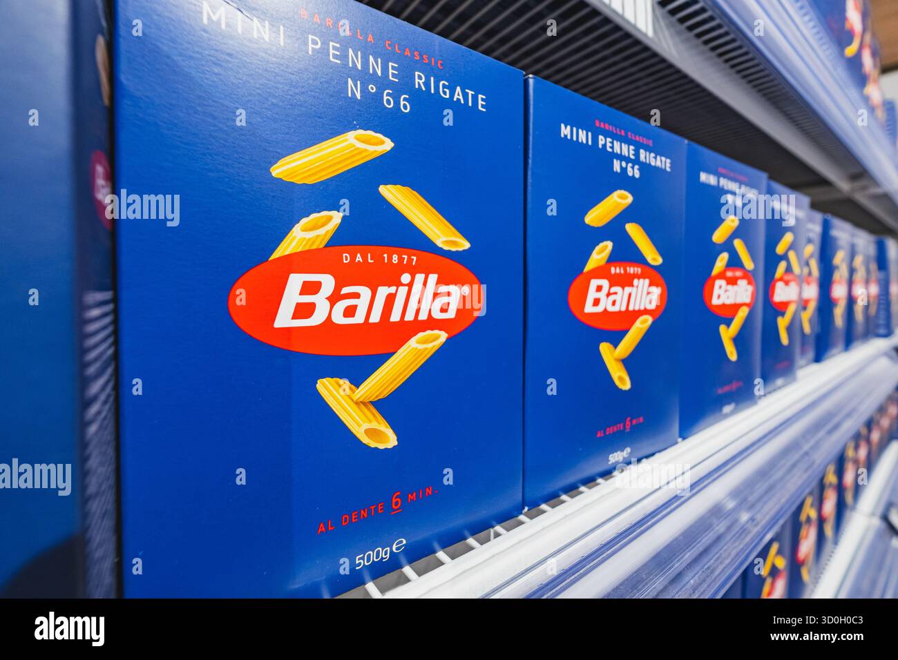 Italienischer Hersteller von Pasta Barilla-Produkten, die im Supermarkt zum Verkauf angeboten werden Stockfoto