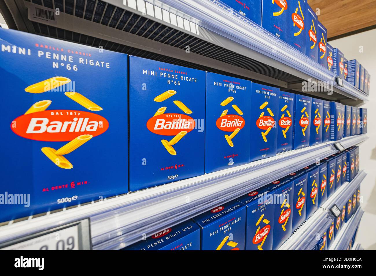 Italienischer Hersteller von Pasta Barilla-Produkten, die im Supermarkt zum Verkauf angeboten werden Stockfoto