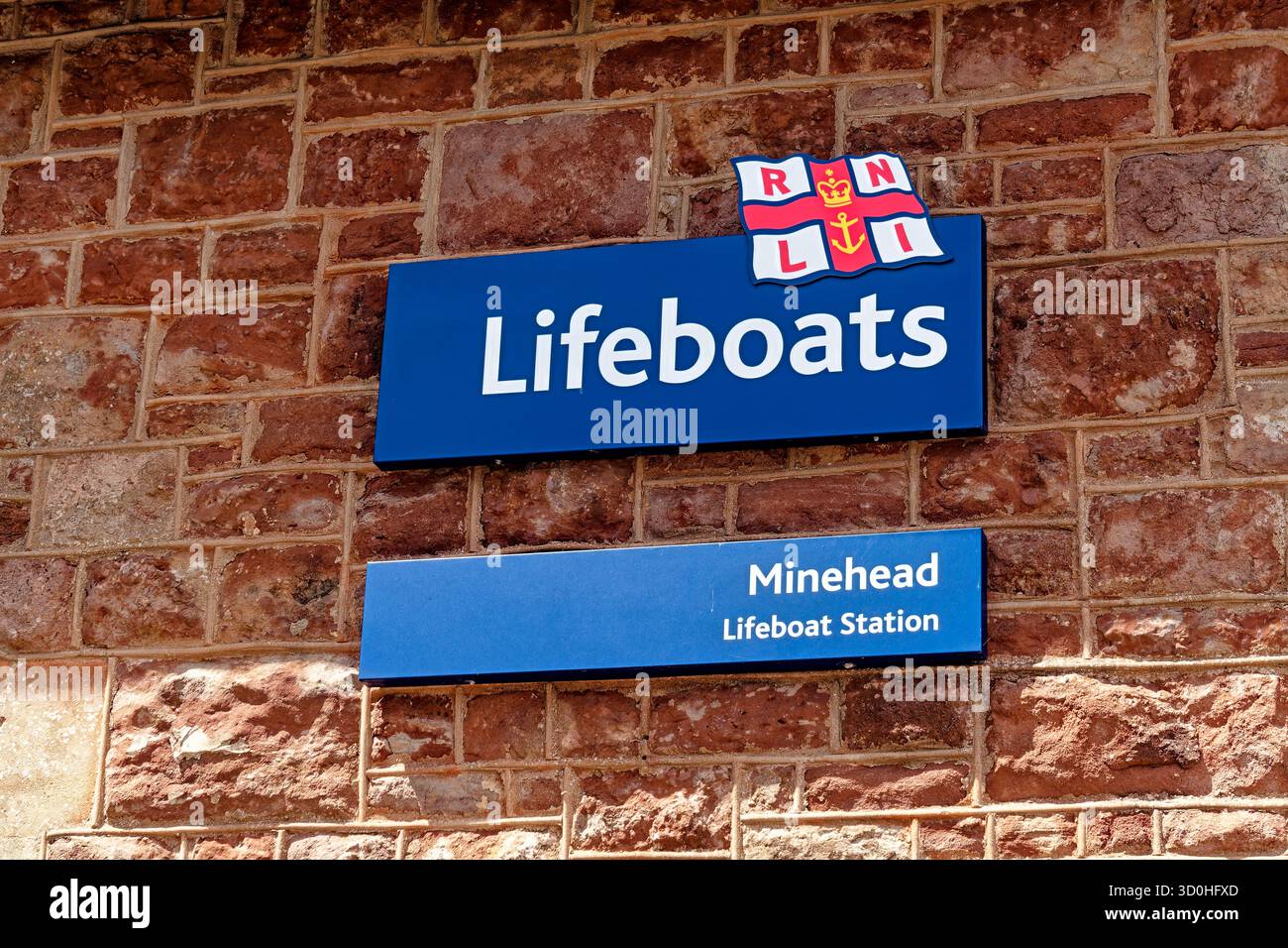 Minehead, Somerset, England, Vereinigtes Königreich - 28. Mai 2025: Minehead RNLI Lifeboat Station Schild Stockfoto