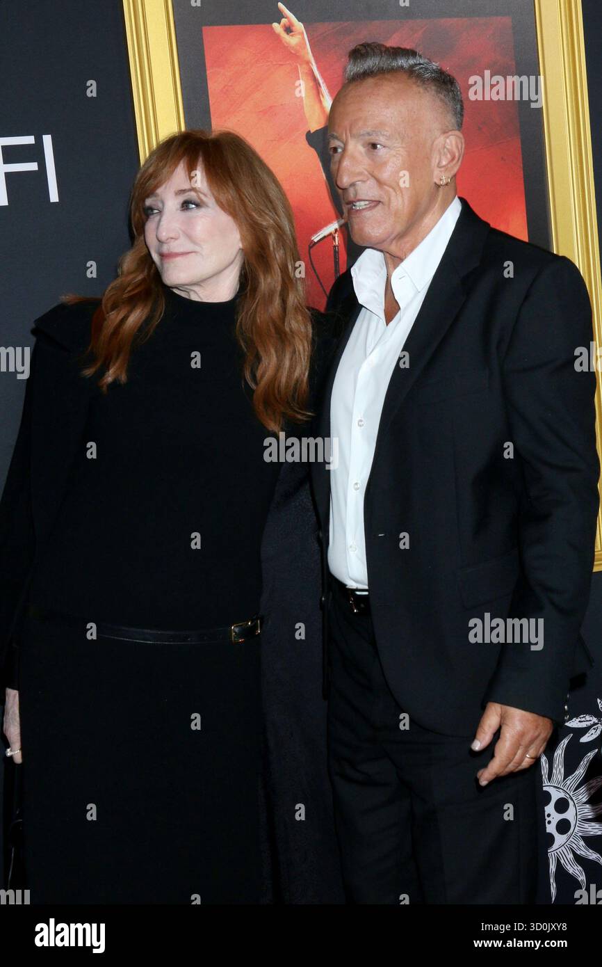 CA. 22. Oktober 2025. Patti Scialfa, Bruce Springsteen bei Arrivals for SPRINGSTEEN: DELIVE ME FROM NOWHERE Premiere beim AFI FEST 2025 präsentiert von Canva, TCL Chinese Theatre, Los Angeles, CA, 22. Oktober, 2025. Quelle: Priscilla Grant/Everett Collection/Alamy Live News Stockfoto