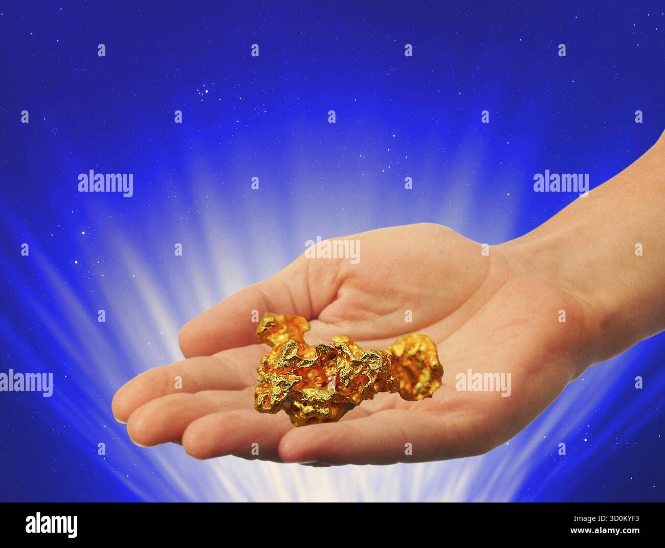 Symbolisches Foto, Hand mit Goldnugget, stabiler Wert, Risiken, Crash oder Aufschwung, Finanzwirtschaft, Börse, Trump als Risiko für die USA, Banken, Geld f Stockfoto