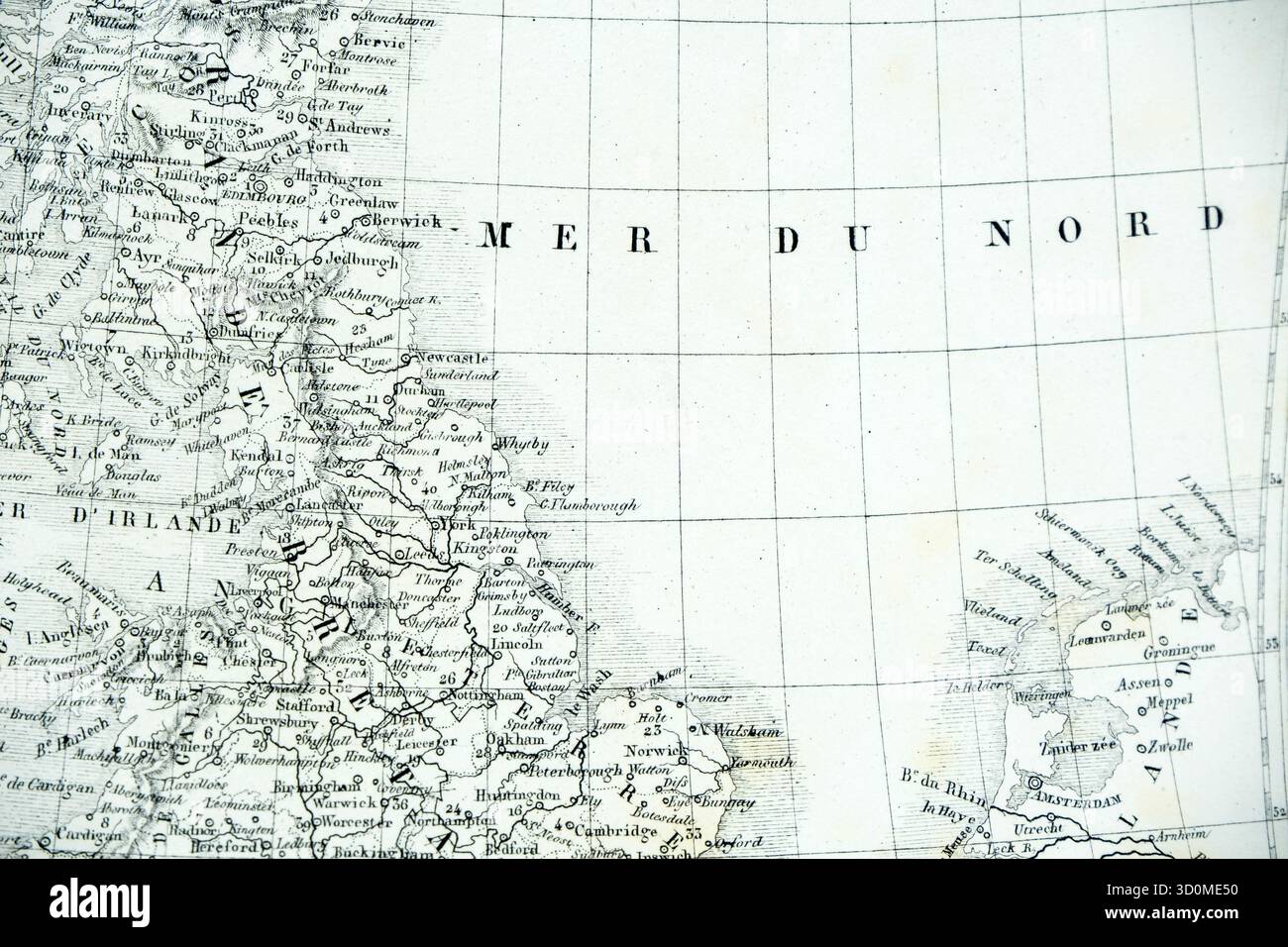 Antiker französischer atlas (19C) Detail der Nordsee, der Küste Großbritanniens und der Niederlande. Stockfoto