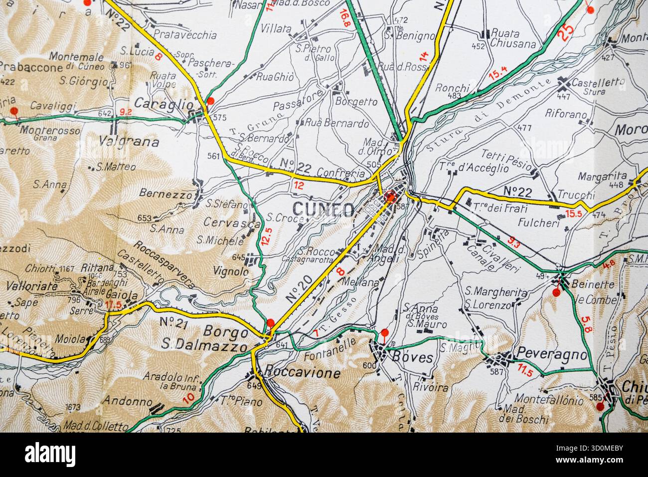 Vintage-Karte mit Cuneo und den umliegenden Tälern im Piemont, Italien. Stockfoto