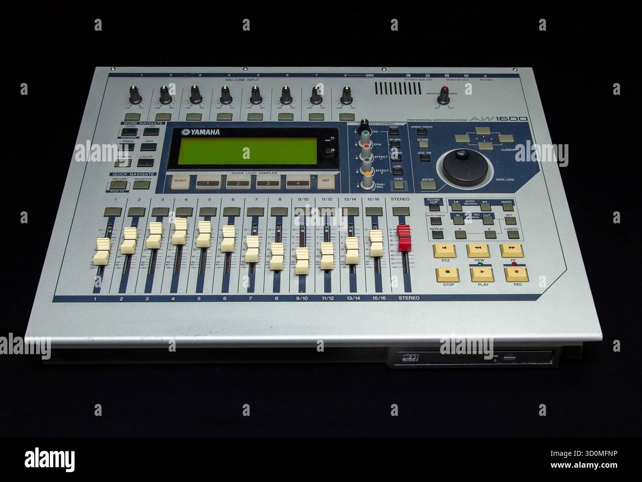 Yamaha AW1600 digitale Audio-Workstation, digitaler Recorder, Mehrspuraufnahmegerät Stockfoto