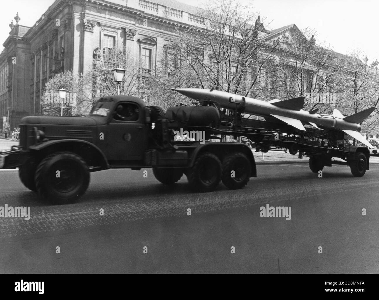 Nationale Volksarmee (NVA) - Paraden. Rakete. [Automatisierte Übersetzung] Stockfoto