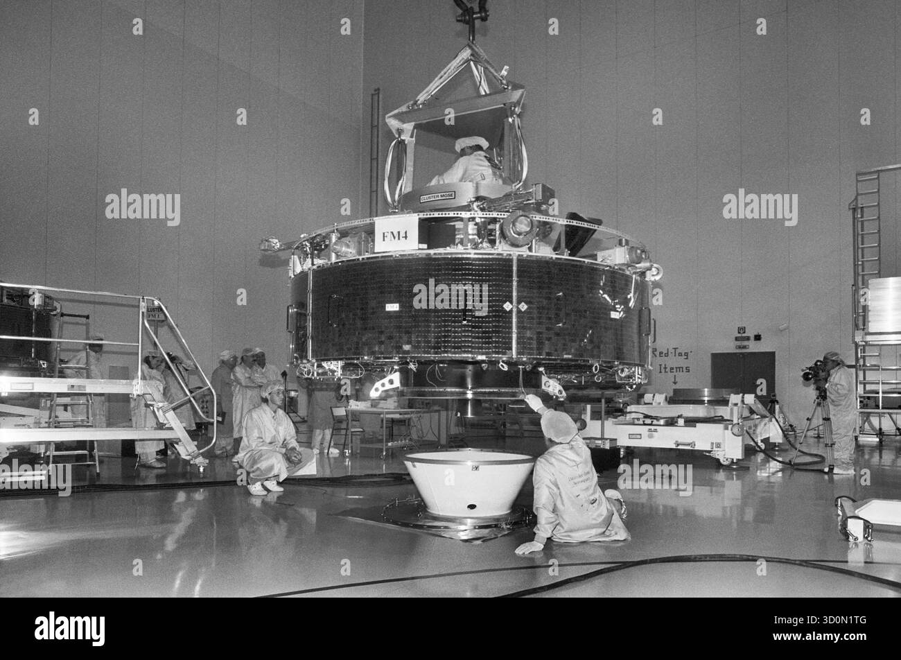 Französisch-Guyana, Kourou, 18.09.1995 Archiv: 53-58-19 Kourou-Weltraumhafen Cluster Satellit im Reinraum [automatisierte Übersetzung] Stockfoto