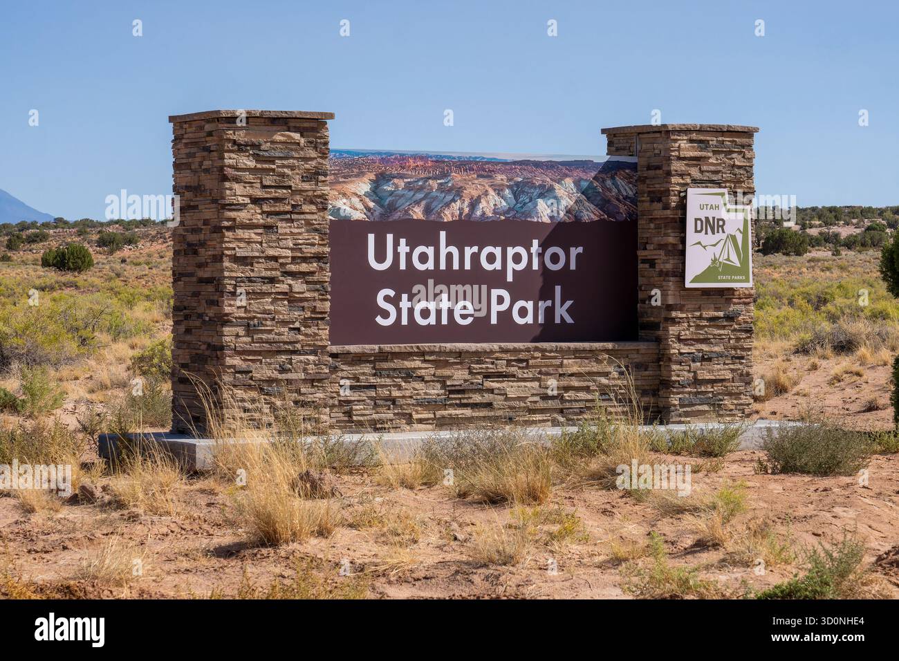 Schild am Eingang zum Utahraptor State Park, Moab, Utah. Stockfoto