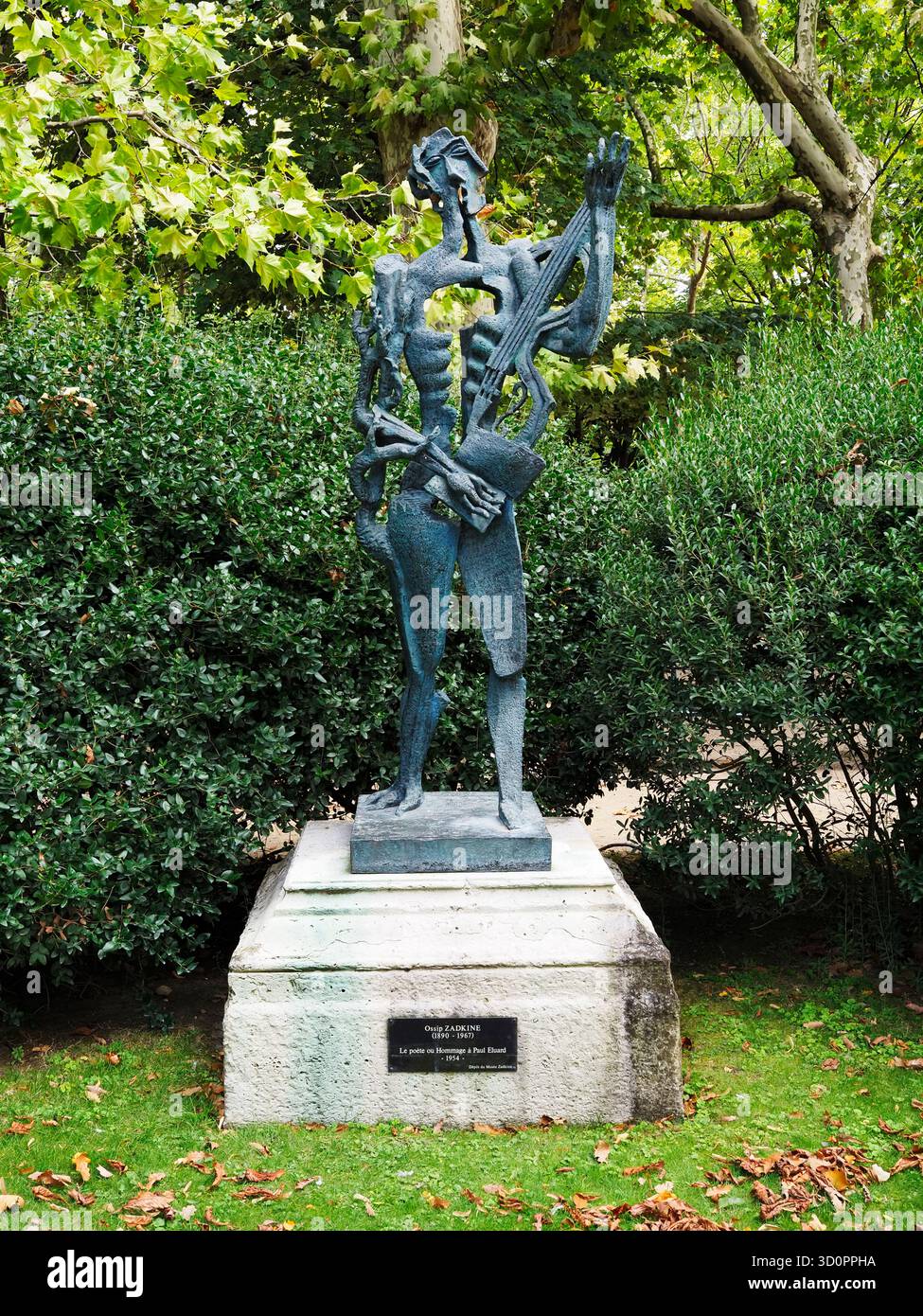 Der Dichter oder Hommage an Paul Eluard Bronzeskulptur von Ossip Zadkine im Jardin du Luxembourg Paris Frankreich Stockfoto
