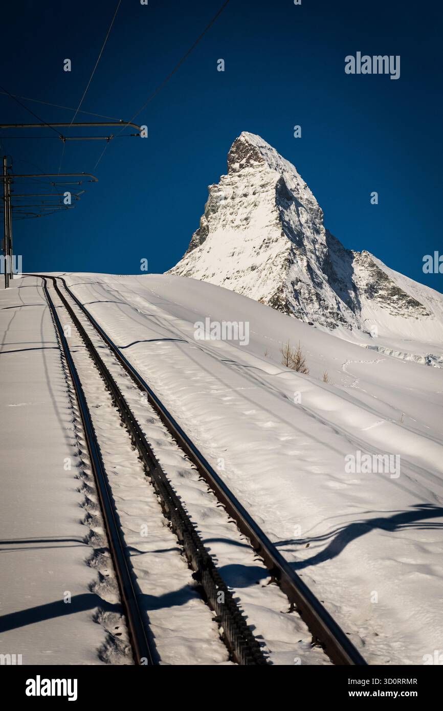 Eisenbahnstrecke Gornergrat nach Matterhorn, Wallis, Europa im Winter Stockfoto