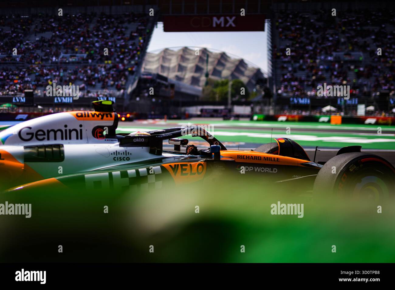 Mexiko-Stadt, Mexiko. Oktober 2025. Während des Grand Prix 2025 in Mexiko-Stadt, 20. Runde der FIA Formel-1-Weltmeisterschaft 2025 vom 24. Bis 26. Oktober 2025 auf dem Autodromo Hermanos Rodriguez in Mexiko-Stadt, Mexiko - Foto Florent Gooden/DPPI Credit: DPPI Media/Alamy Live News Stockfoto