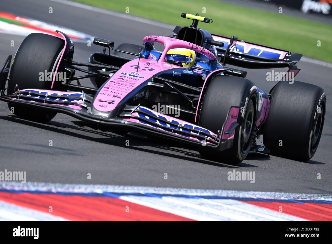 Mexiko-Stadt, Mexiko-Stadt, Mexiko. Oktober 2025. Der Fahrer Franco Colapinto (ARG) vom Alpenteam, während des Trainingstages für den Großen Preis von Mexiko, im Autodromo Hermanos Rodriguez. (Kreditbild: © Jorge Nunez/ZUMA Press Wire) NUR REDAKTIONELLE VERWENDUNG! Nicht für kommerzielle ZWECKE! Stockfoto