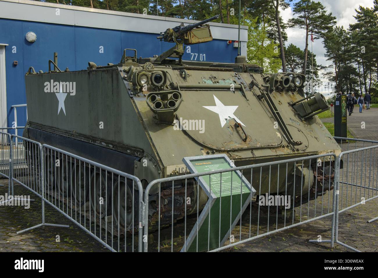 Stillgelegtes kleines gepanzertes Fahrzeug kleiner Tank M113 A2 APC Bleitank Transport Tank Crew Transporttank, das häufigste Raupenfahrzeug in der westlichen Welt in Stockfoto