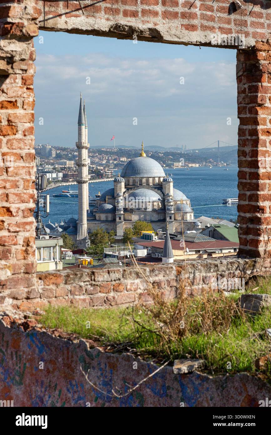 Die Süleymaniye-Moschee ist eine der bekanntesten Sehenswürdigkeiten Istanbuls Stockfoto